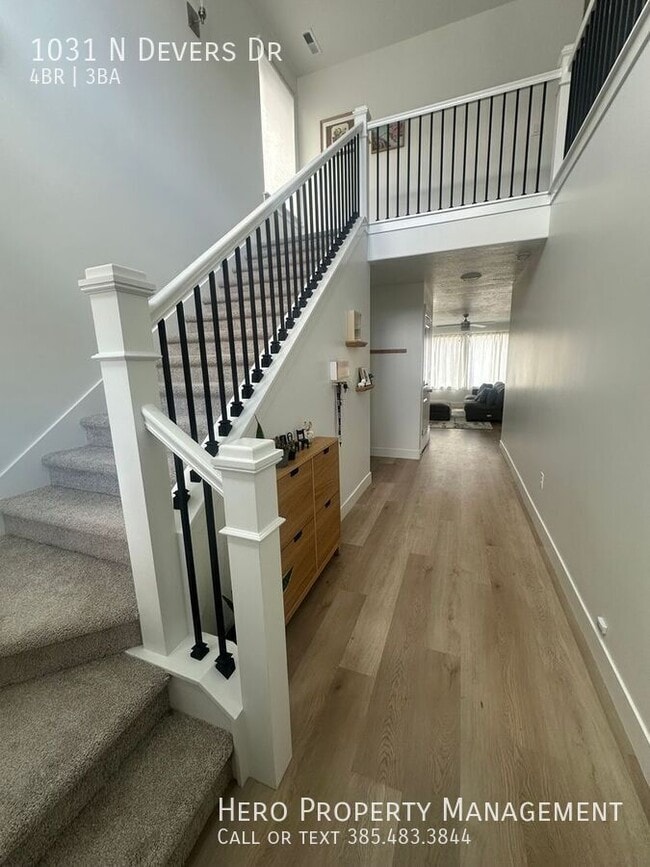 Building Photo - 1031 Devers Dr