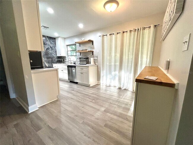 Foto del edificio - 3919 SW 21st St