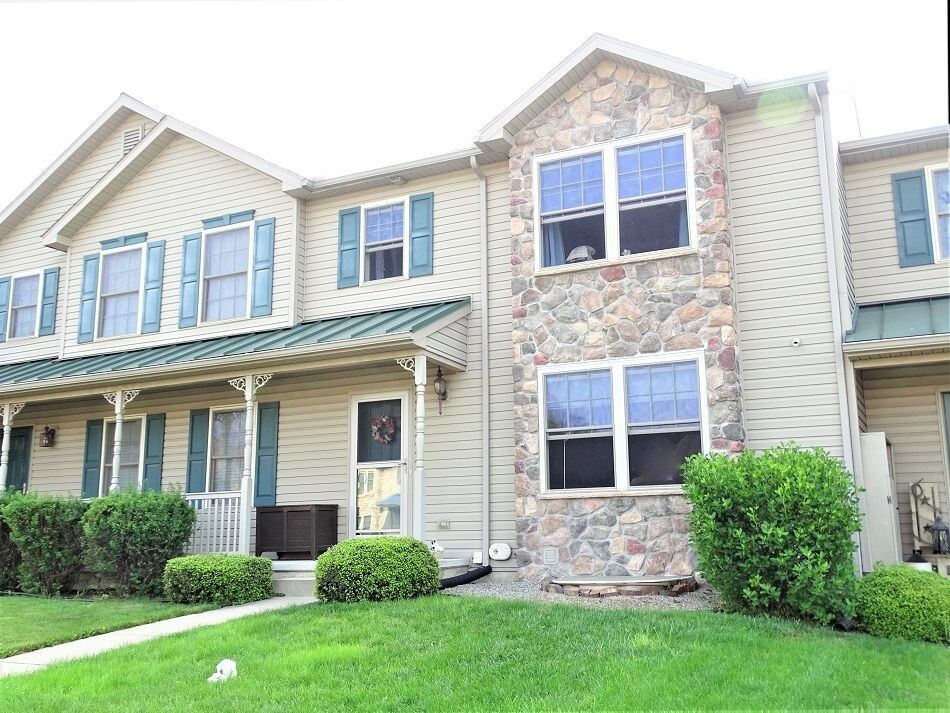 157 Gable Dr, Myerstown, PA 17067 Townhouse for Rent in Myerstown, PA
