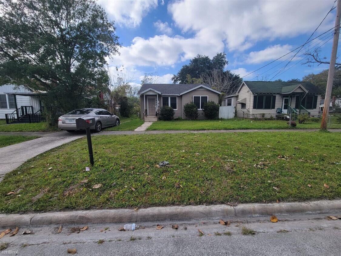 Foto del edificio - 3 br, 1 bath House - 854 Mackinaw Street