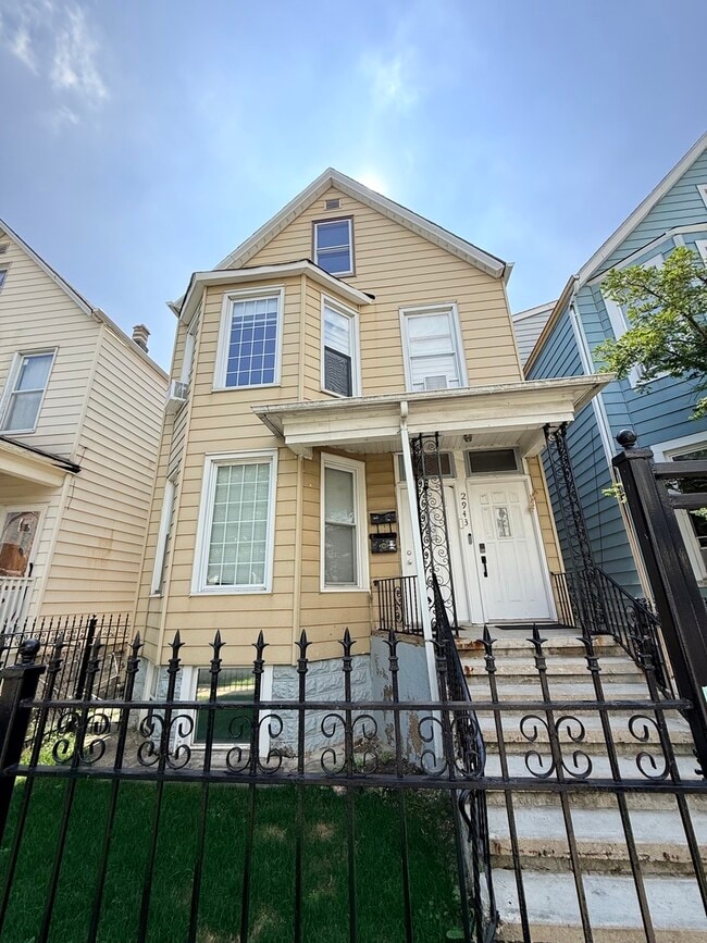 Building Photo - 2943 N Allen Ave