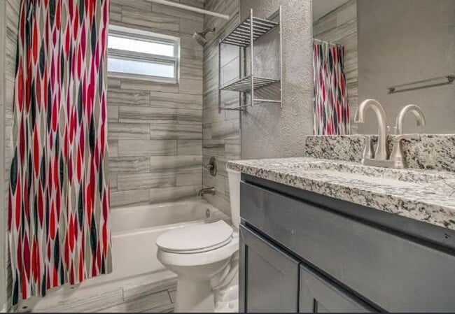 Photo - 7027 Coleshire Dr. House