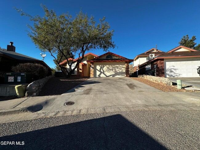 Building Photo - 7501 Windcrest Dr