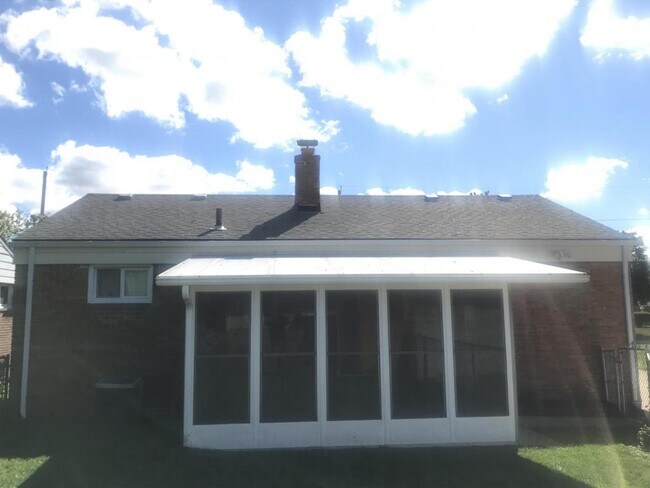 Foto del edificio - 4148 E. 187th Street