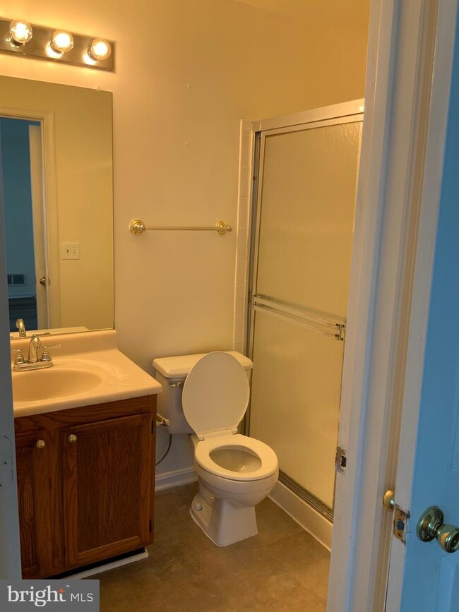 Building Photo - 8690 Devon Hills Dr
