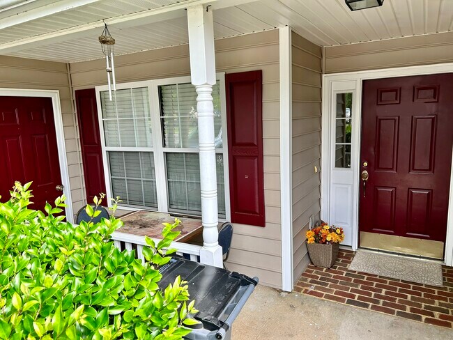 Foto del edificio - 4698 Twin Hickory Lake Dr, Glen Allen, VA 23059