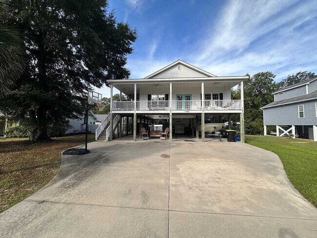 Foto del edificio - 1846 Camelot Dr SW