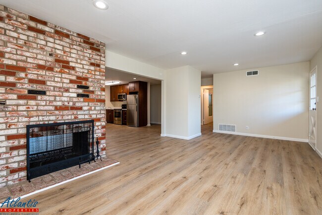 Building Photo - 6608 Dartmoor Way