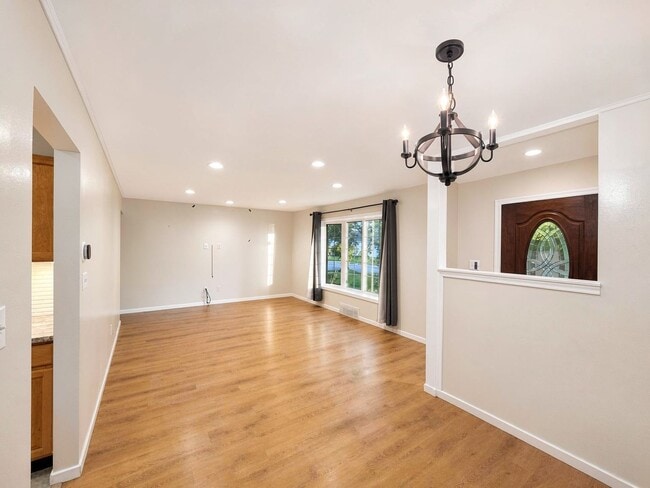 Building Photo - Brookhaven 4 Bedroom House with Deck