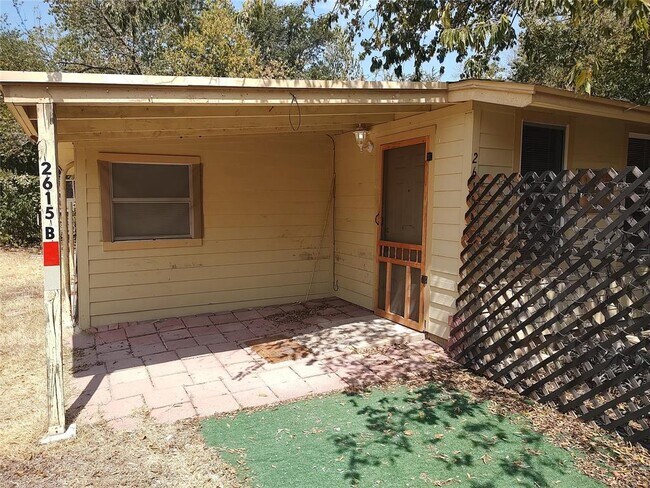 Foto del edificio - 2615 Wheless Ln