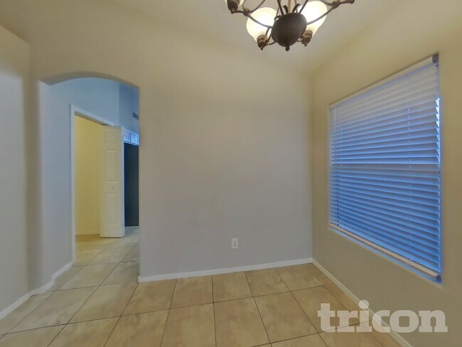 Foto del edificio - 525 N Val Vista Dr