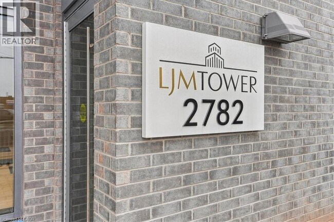 Photo du bâtiment - 2782 Barton St E