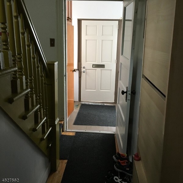 Foto del edificio - 365 Harding Ave