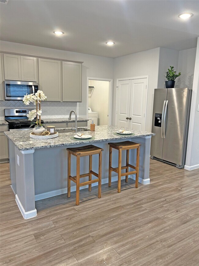 Foto del edificio - 8034 Peppercorn St