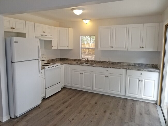 Building Photo - 12024 Sheldrake Dr