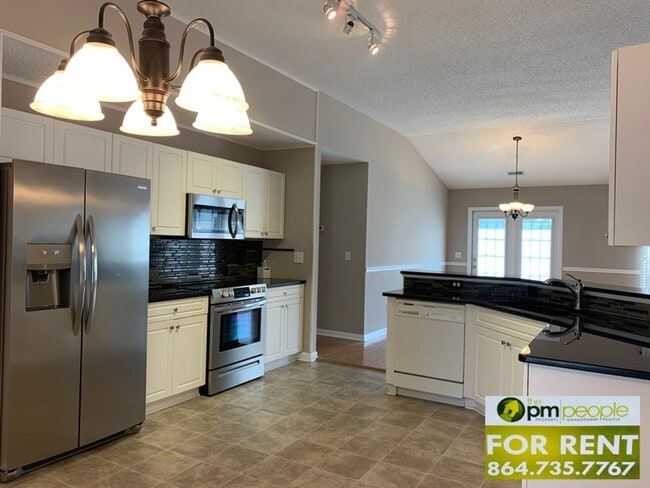 Photo - Comfortable 3/2 with Large Bonus Room in Mauldin! House