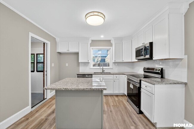 Foto del edificio - 4056 Whitehall Dr