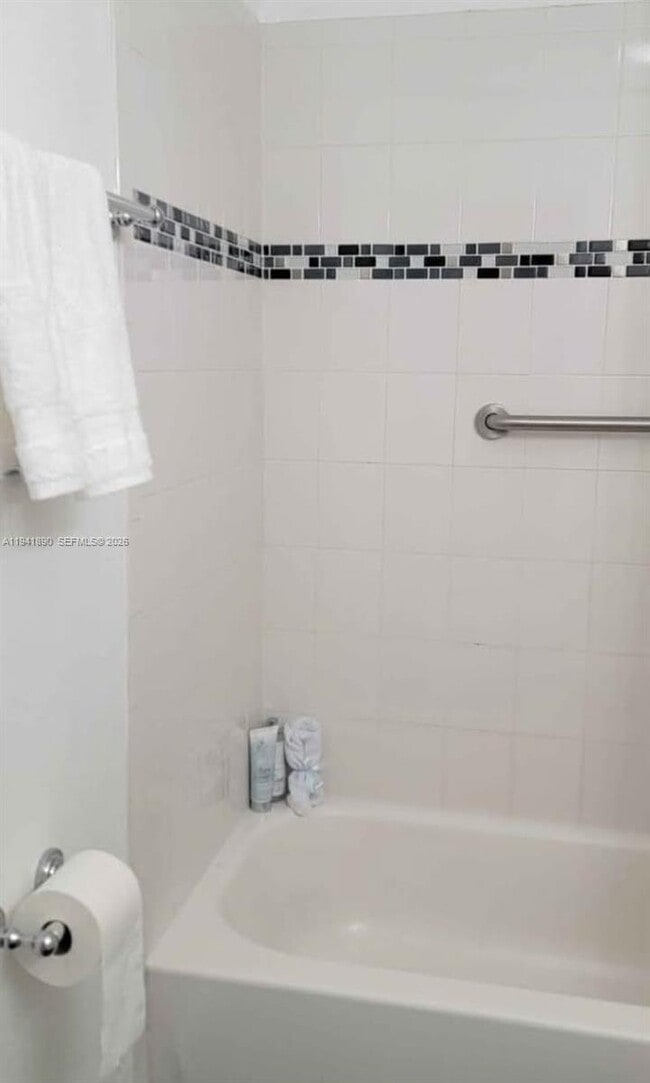 Building Photo - 2228 Polk St