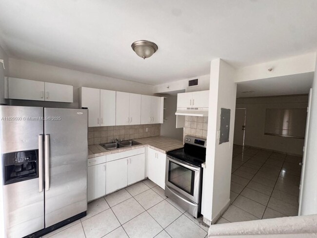 Foto del edificio - 2145 NW 19th Terrace