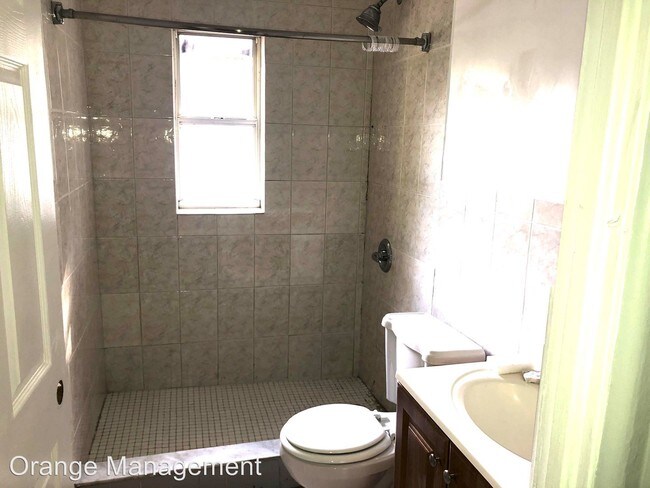 Building Photo - 3 br, 2 bath House - 2422 Pineway Dr