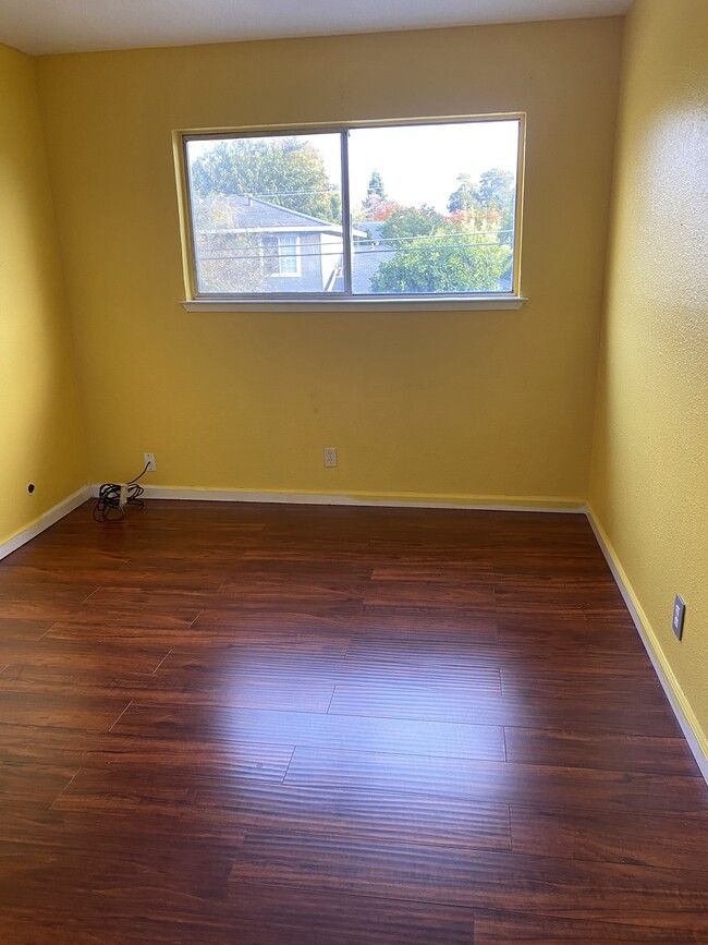 Building Photo - 1380 Carnelian Dr