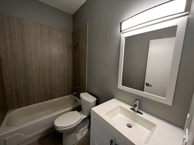 Building Photo - Renovated 2BR | Granite Kitchen | In-Unit Laundry