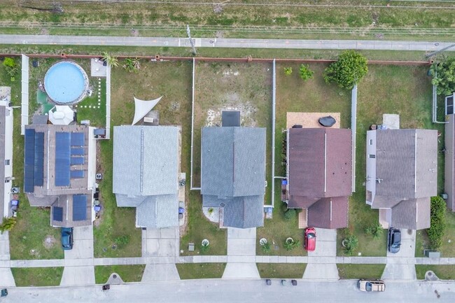 Building Photo - 2113 Jessa Dr