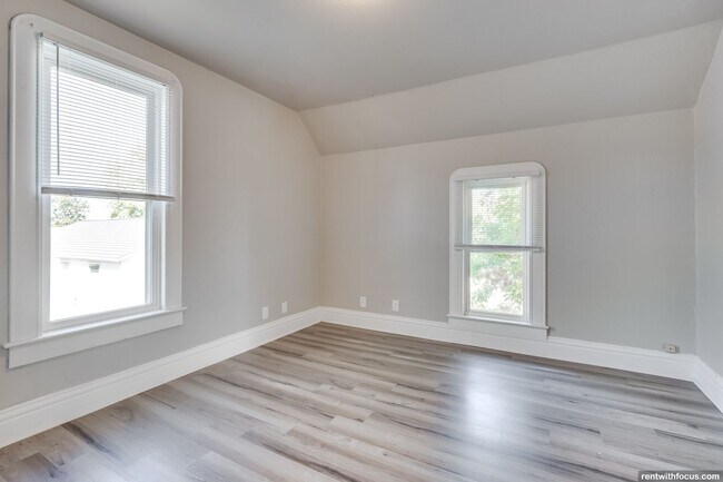 Foto del edificio - 2726 W Spencer St