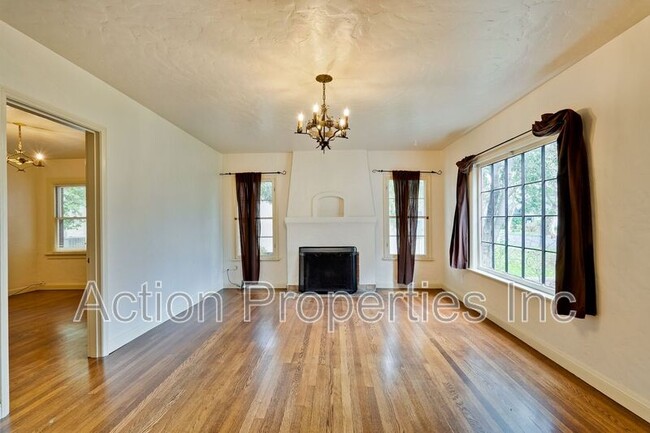 Foto del edificio - 1067 Willow Glen Way