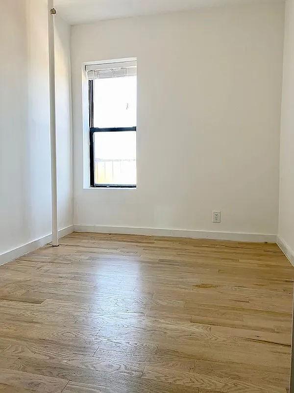 Foto del edificio - 3 bedroom in BROOKLYN NY 11226