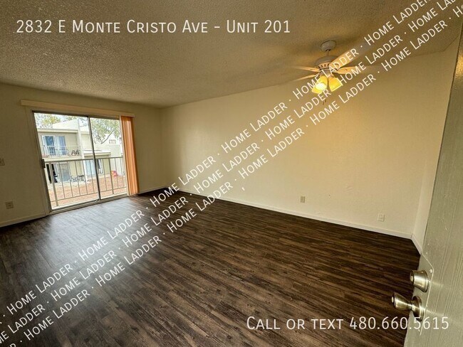 Building Photo - 2832 E Monte Cristo Ave - Unit 201 - Palom...