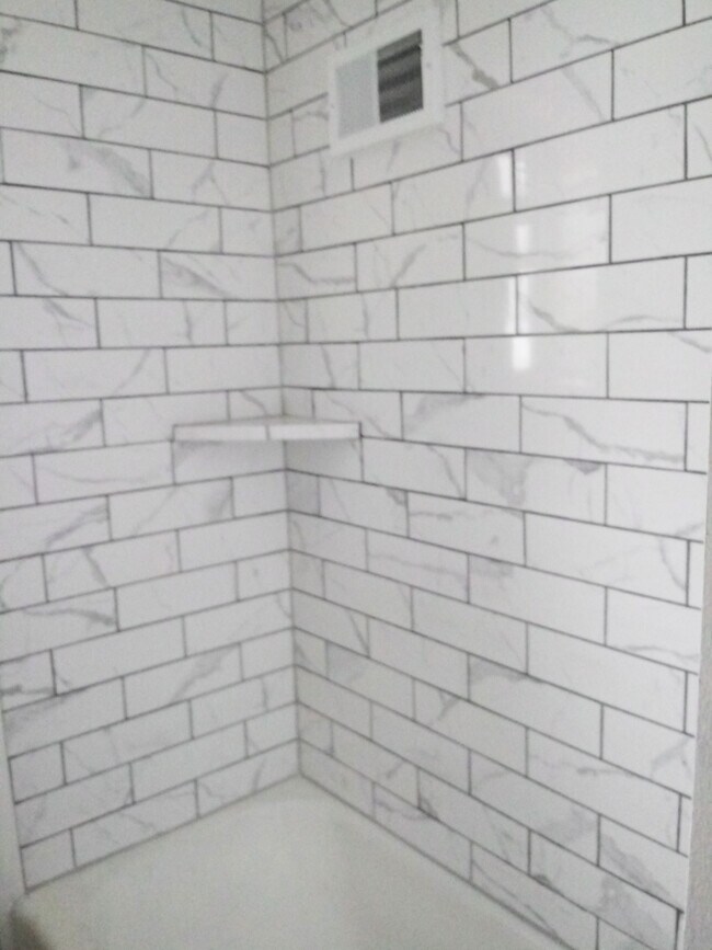 Shower - 5147 Butler St