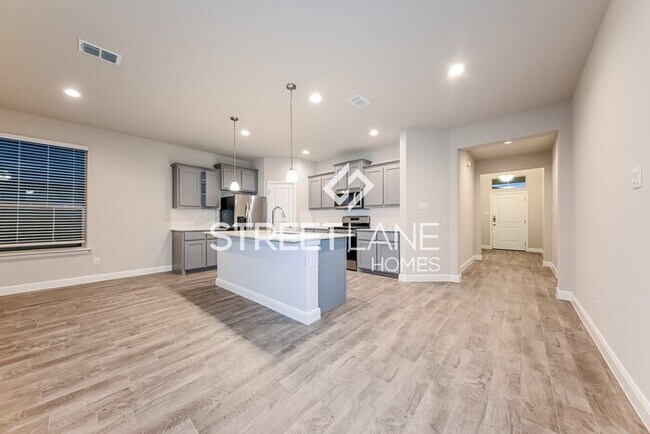 Building Photo - REDUCED!