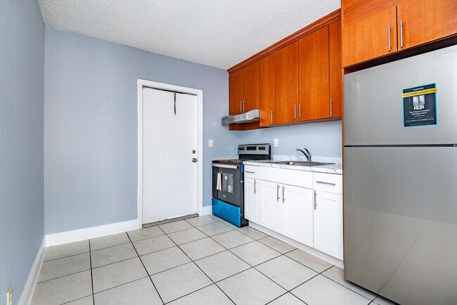Foto del edificio - 4061 N Dixie Hwy