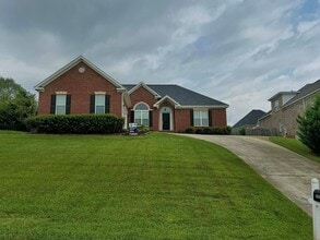 Building Photo - 4858 Somerset Dr