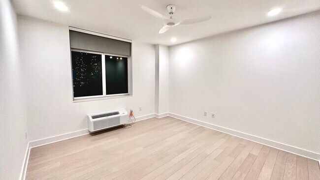 Foto del edificio - 7597 River Rd