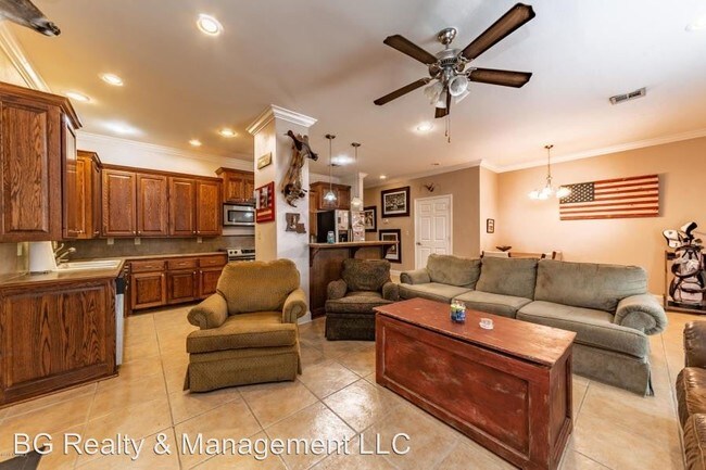 Foto del edificio - 3 br, 3 bath House - 108 Midtown Alley