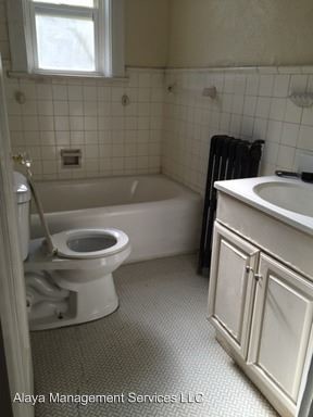 Building Photo - 2532 Highland Ave
