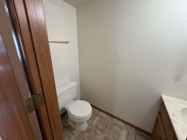 Building Photo - 20304 Skyview Dr