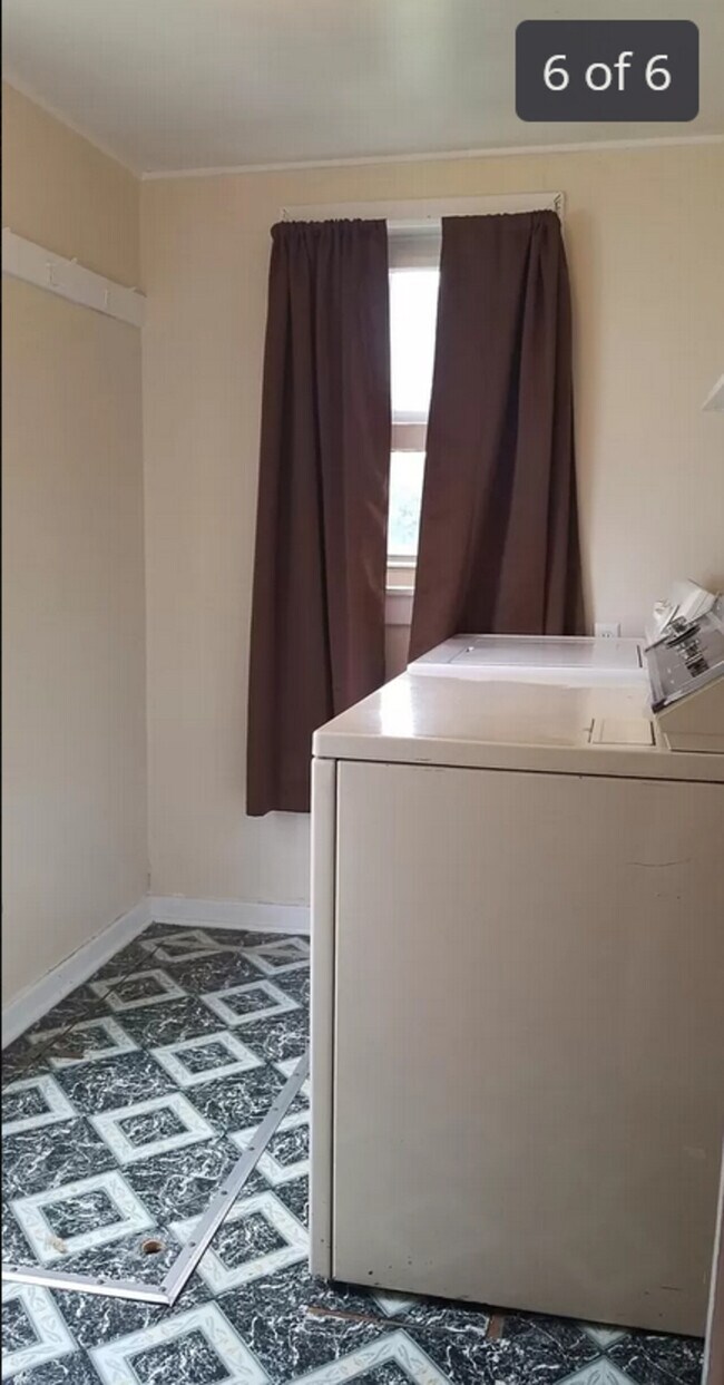 Foto del edificio - 649 3rd St NE,