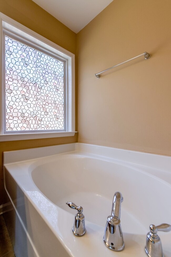 Building Photo - AVAILABLE NOW. 4 Bedroom 3 Bath. Over 3,000 square feet at  Providence Place.  Close to everythin...