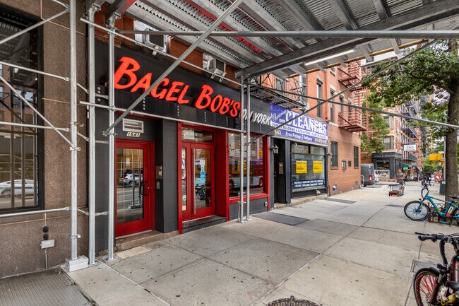 Foto del edificio - 448 E 87th St