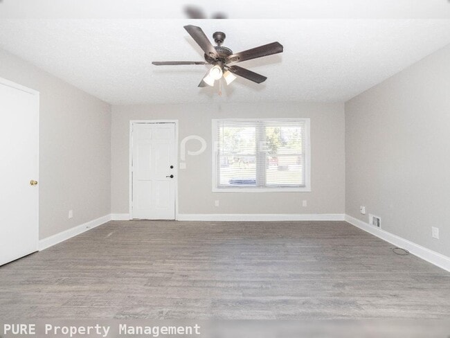 Building Photo - 2895 Lakemont Pl SW