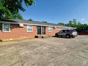 Building Photo - 1432 McCan Dr