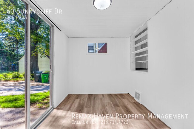 Foto del edificio - 60 Sunnycliff Dr