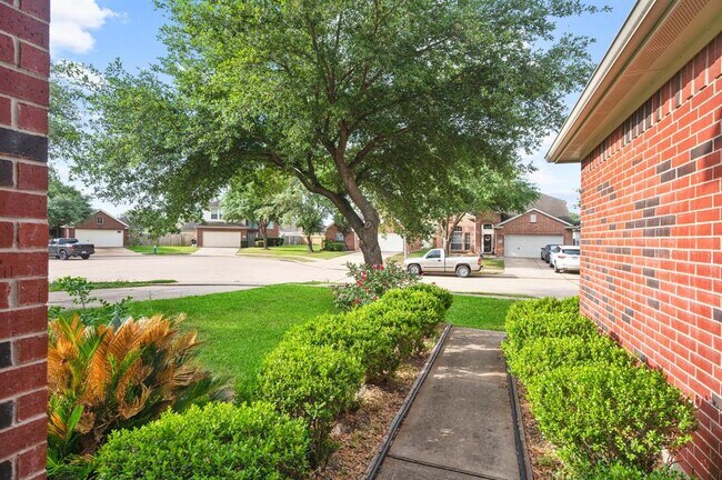Foto del edificio - 7451 Riven Oaks Ct