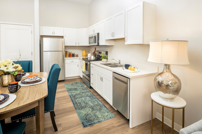 Cocina (apartamento para mayores de 55 años y vivienda independiente) - Randall Residence at Gateway Park