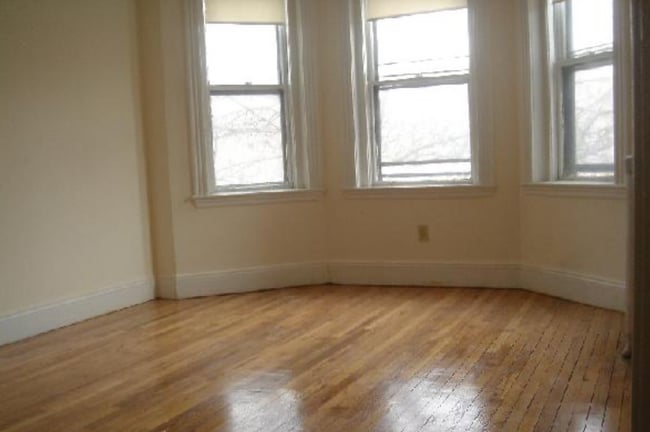 Building Photo - 50 Symphony Rd