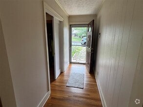 Building Photo - 5006 Rowena Ave