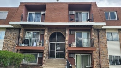 Building Photo - 580 Mesa Dr